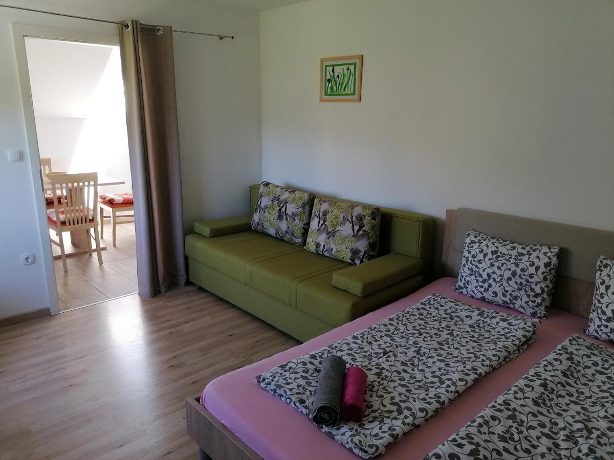 Apartment Marjetka Zirovnica Exterior photo